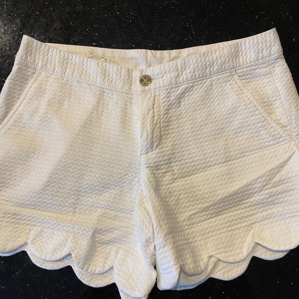 Lilly Pulitzer The Buttercup Short 5 Inch Inseam Scallop Hem White Size 2